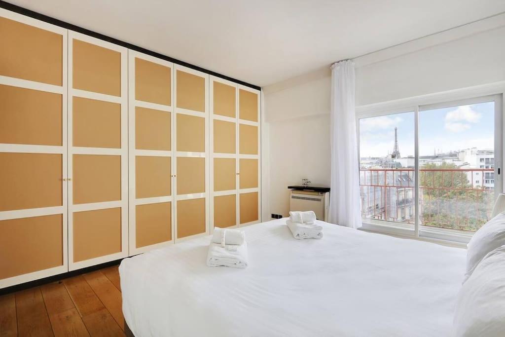 Penthouse Champs Elysees, Vue Sur Et La Tour Eiffel * Parigi